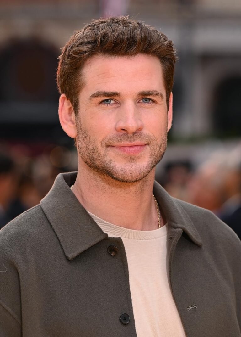 liam hemsworth height